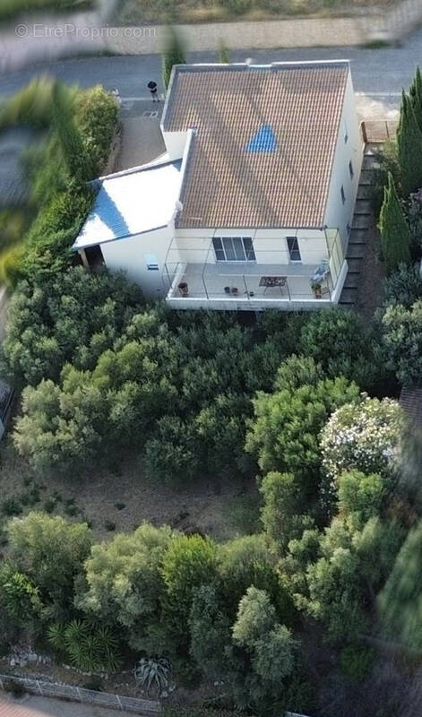 Maison à BELLEGARDE