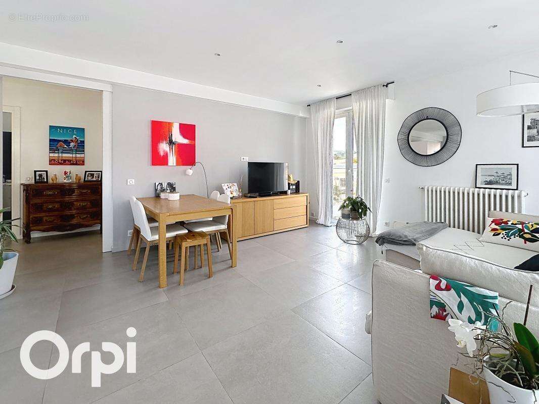 Maison à VILLENEUVE-LOUBET