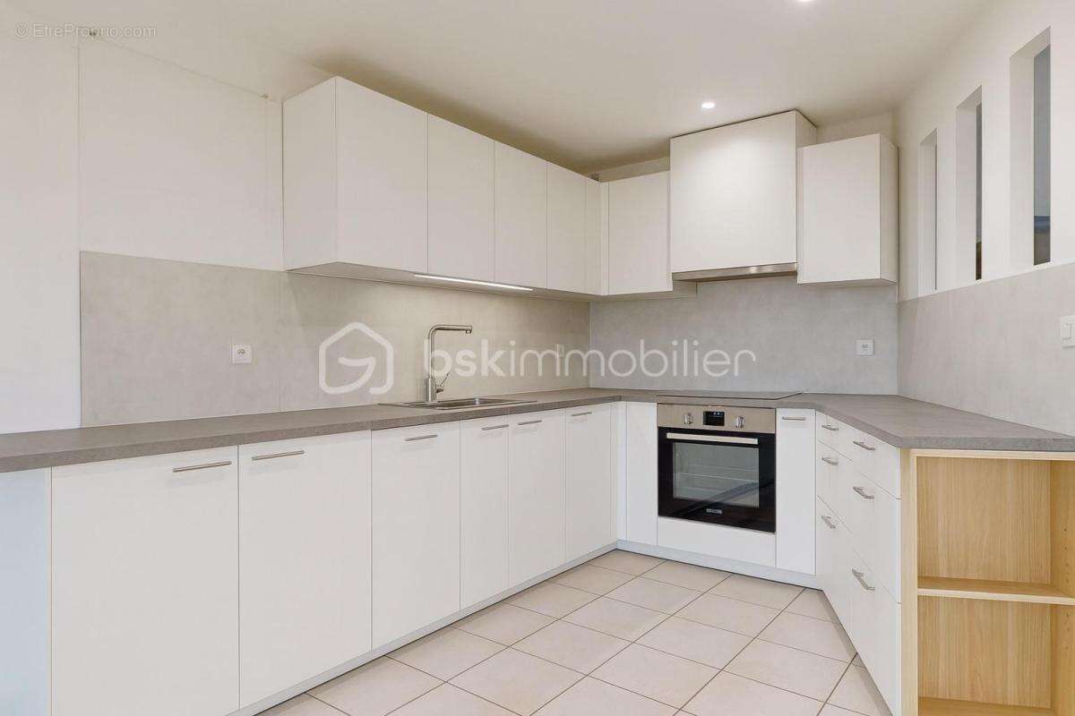 Maison à BONNAC-LA-COTE