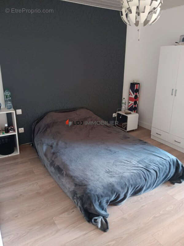 Maison à SAINT-LAURENT-DE-LA-SALANQUE