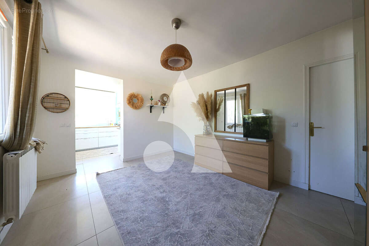 Maison à SAINTRY-SUR-SEINE