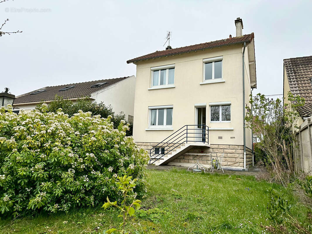 Maison à GOUSSAINVILLE