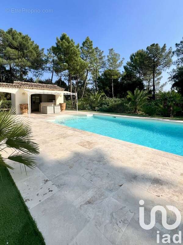 Photo 8 - Maison à ROQUEBRUNE-SUR-ARGENS