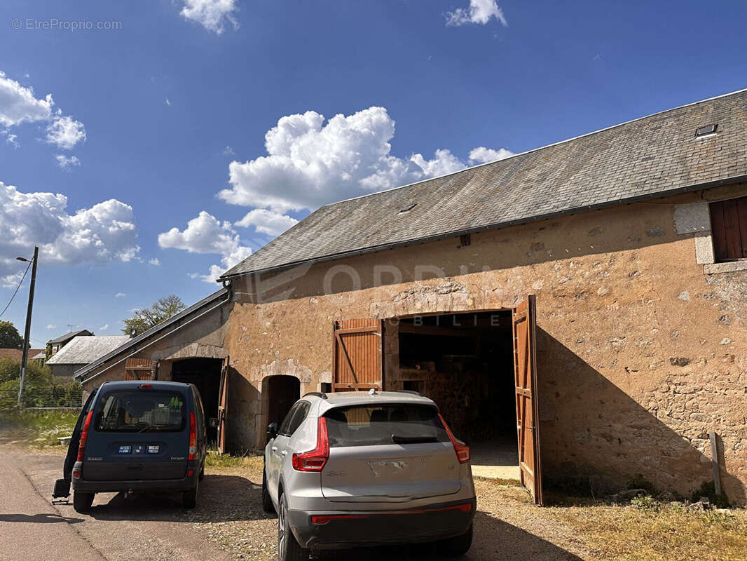 Maison à DUN-LES-PLACES