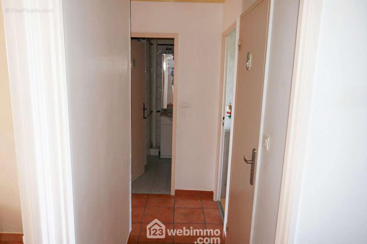 Appartement 73 m² à Arles  - photo 9