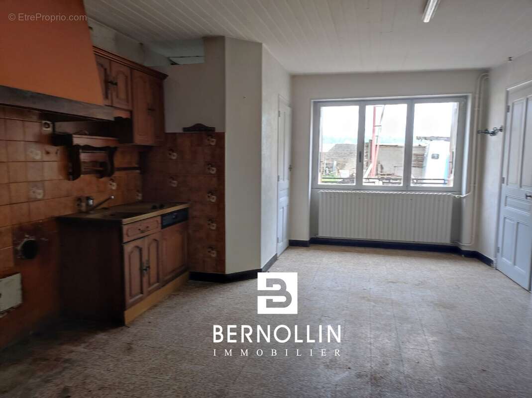 Maison à VILLEREVERSURE