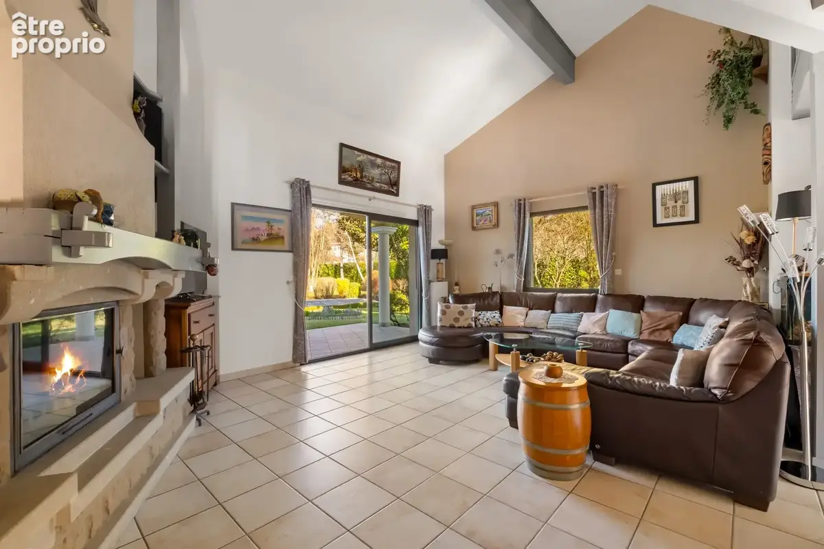 Tassin Maison familiale de 234 m2 avec un magnifique jardin de 1969 m2 - photo 7