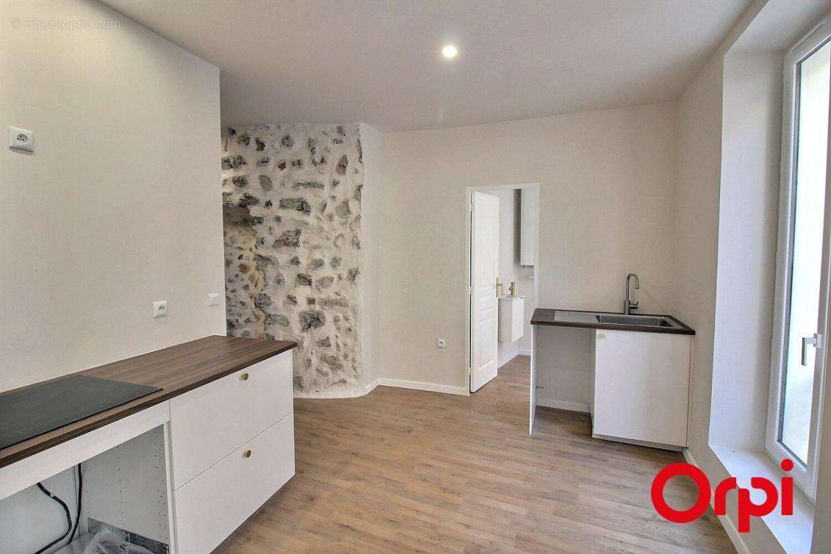 Appartement à AURIOL