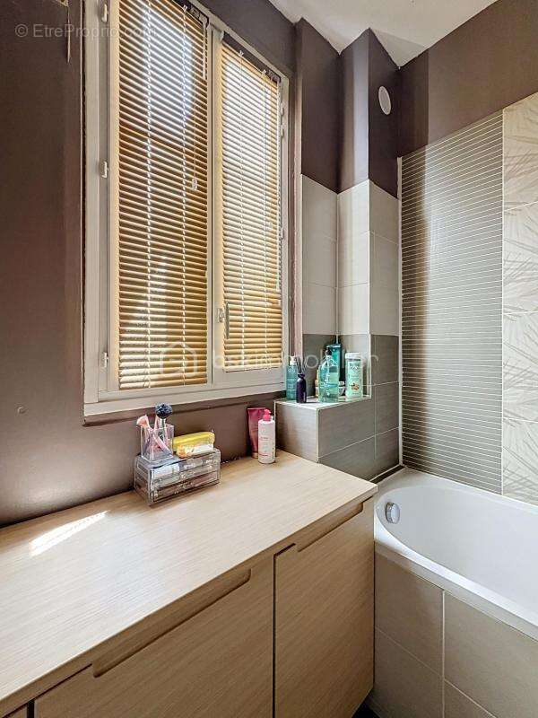 Appartement à LE MESNIL-LE-ROI