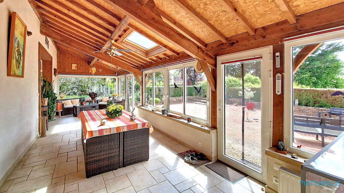Maison à ETRIGNY