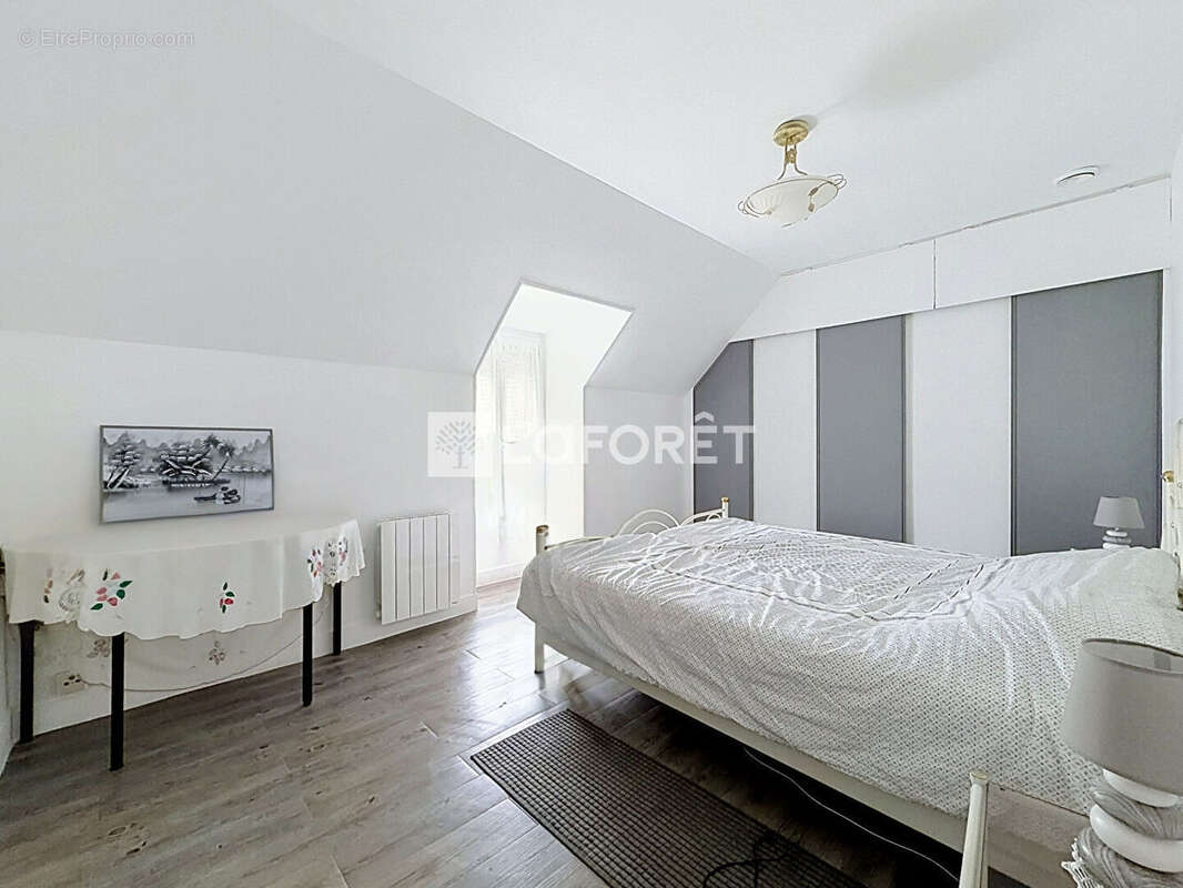 Laforêt Luzarches propose - Maison Villaines Sous Bois 6 pièce(s) 121.91 m2 - photo 9