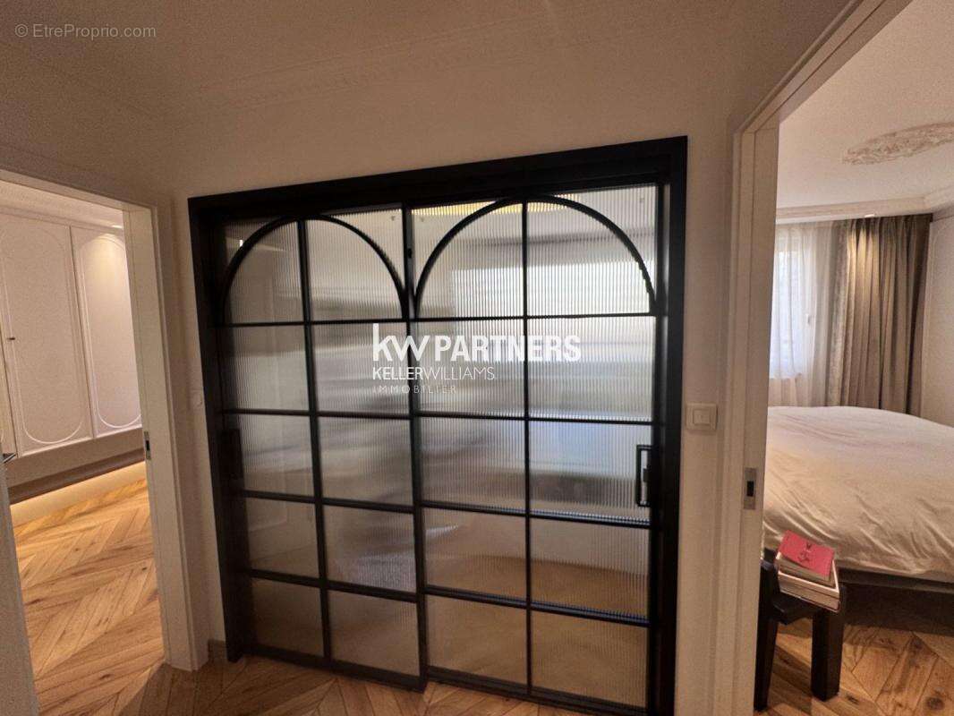 Appartement T4 (87 m²) en vente à Paris - photo 8