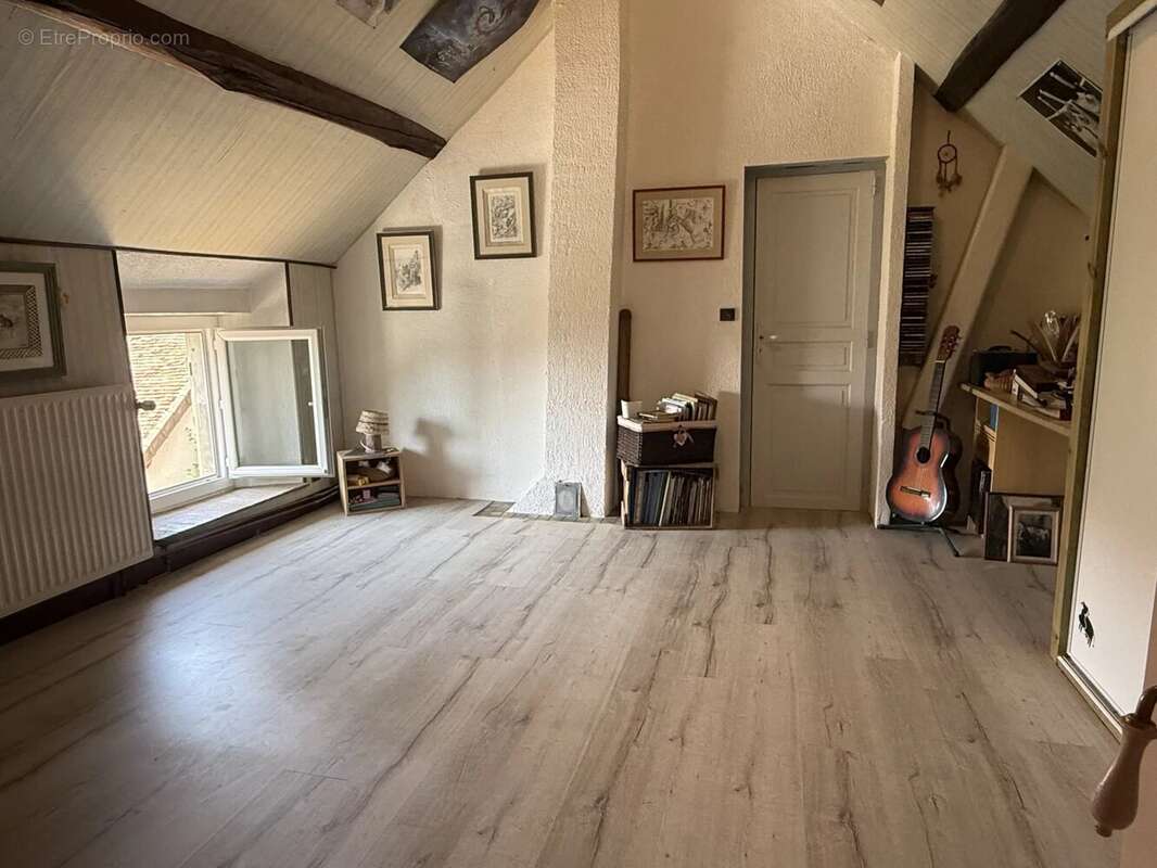 Longère de caractère – 5 chambres – 163 m² – Villeblevin - photo 13