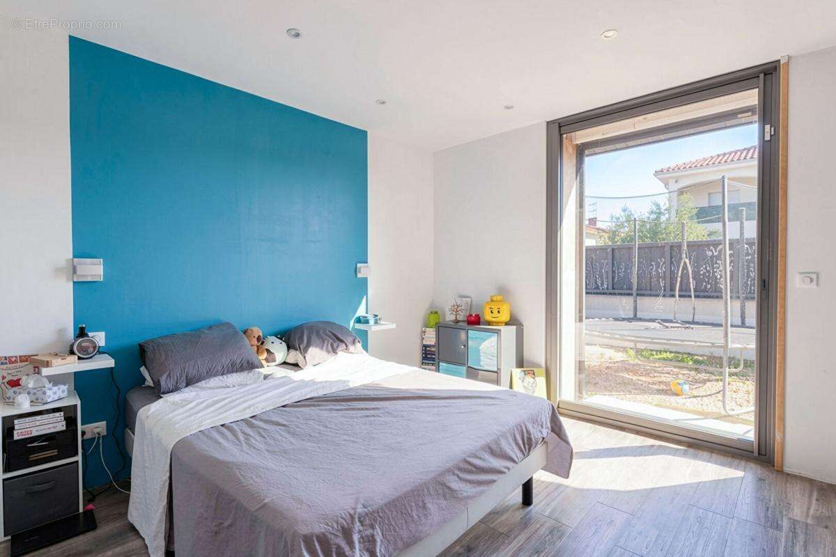 Maison Bron 4 pièce(s) 128.37 m2 plain pied - photo 8