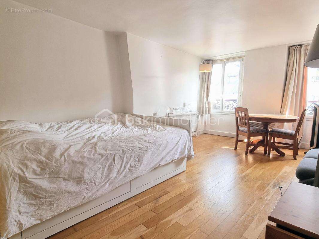 Appartement à PARIS-10E