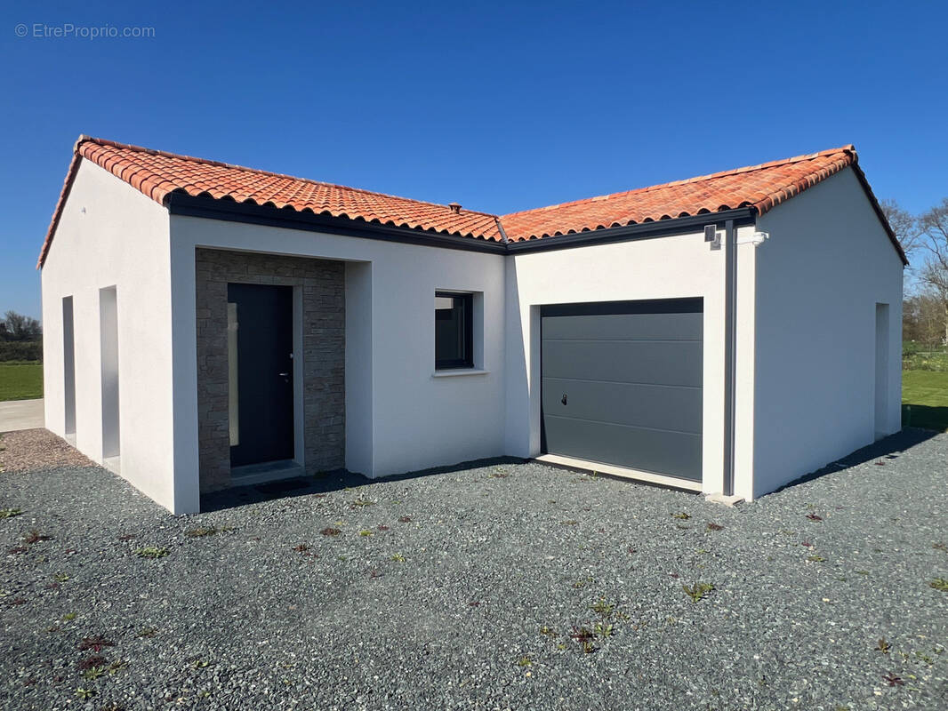 Maison à LA CAILLERE-SAINT-HILAIRE