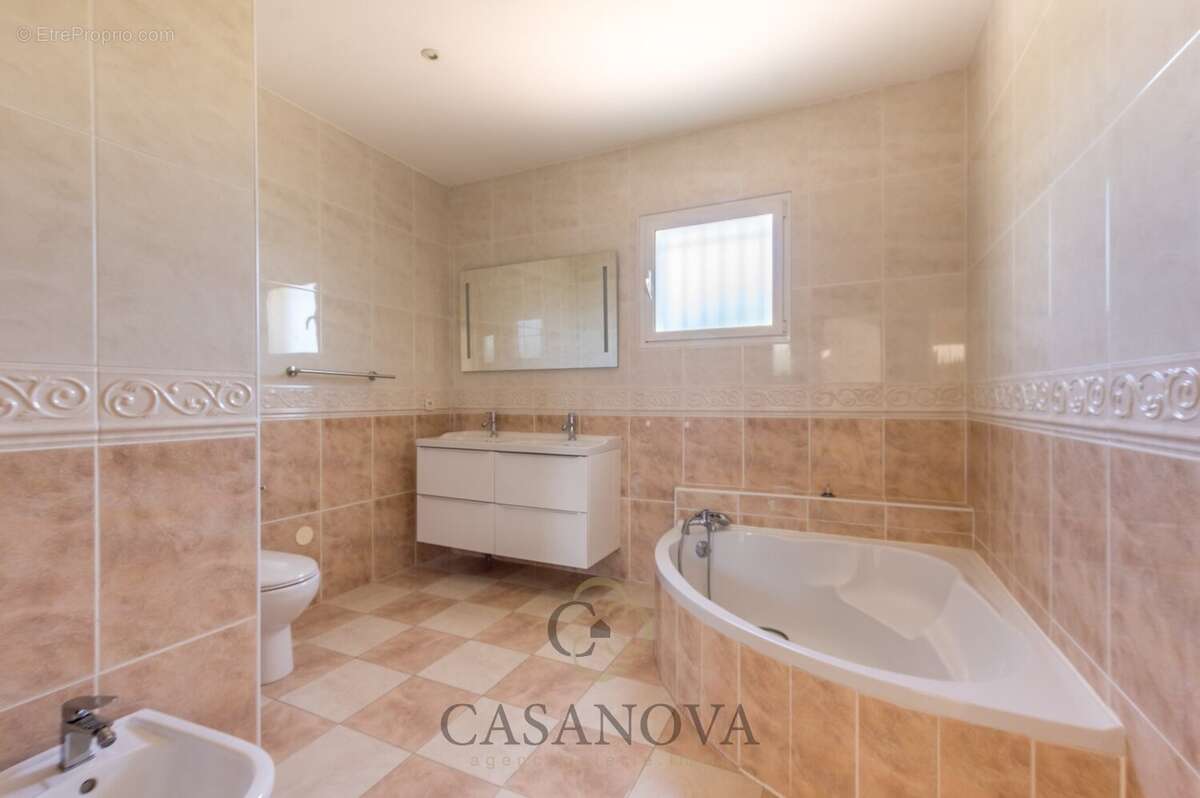 Maison à SAINT-GEORGES-D'ORQUES