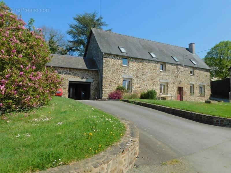 Maison à LA CHAPELLE-JANSON