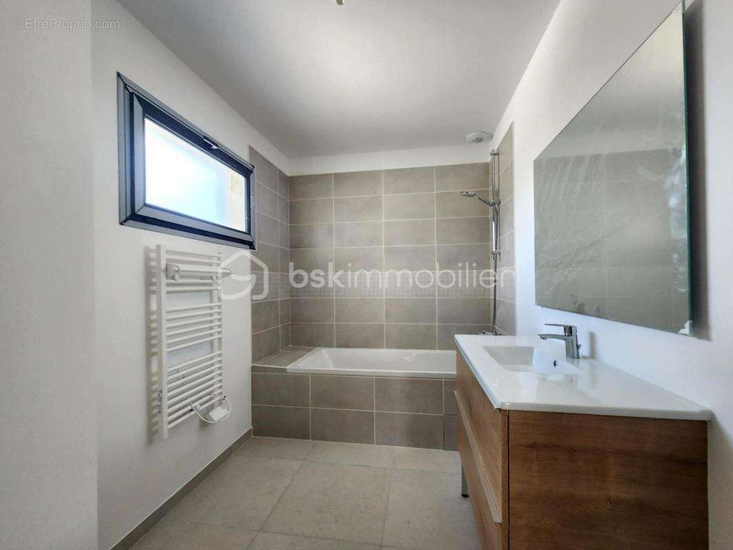 Maison à LIGNAN-SUR-ORB