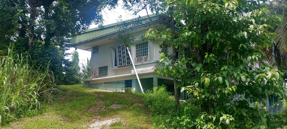 Maison à LES ABYMES