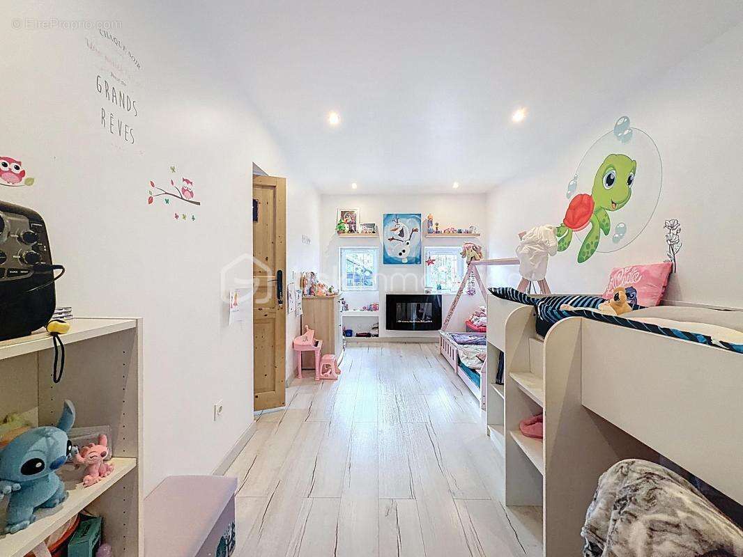 Appartement 82 m2 en rez de jardin - photo 5