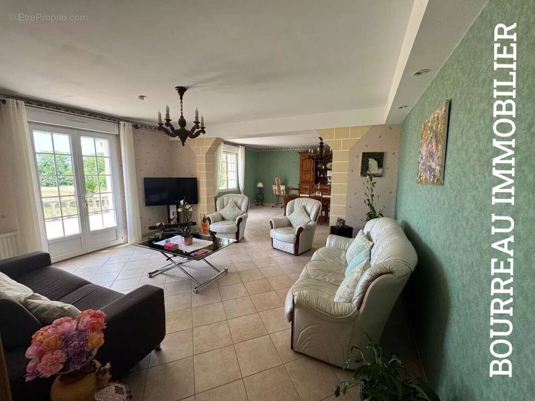 Maison à CHAMPLAY