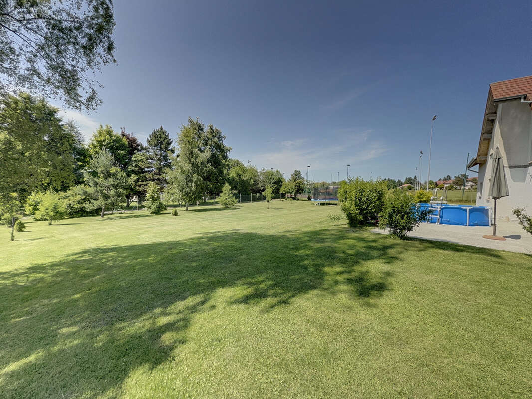 Maison à LES ECORCES