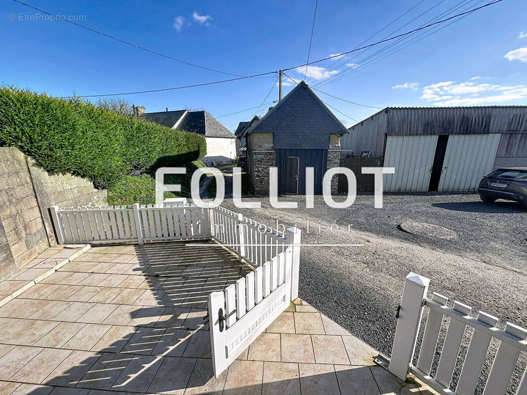 Maison à CERISY-LA-SALLE