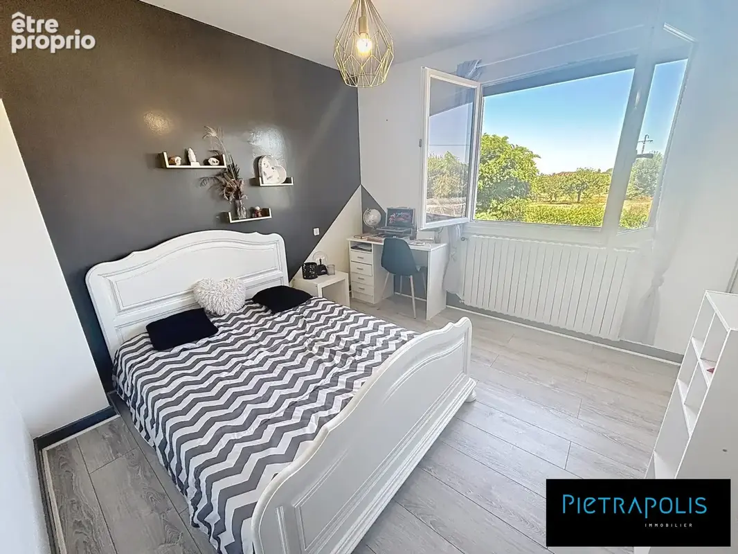 Maison 176 m² à Grieges  - photo 6