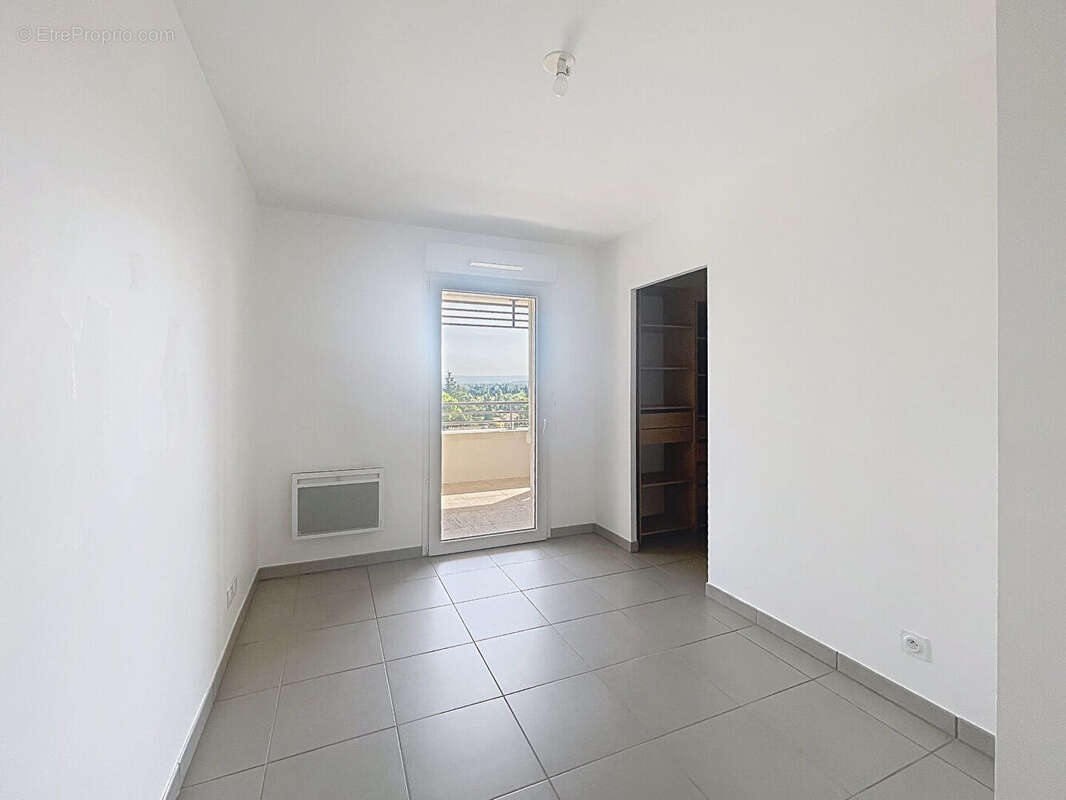 Appartement à VILLENEUVE-LES-AVIGNON