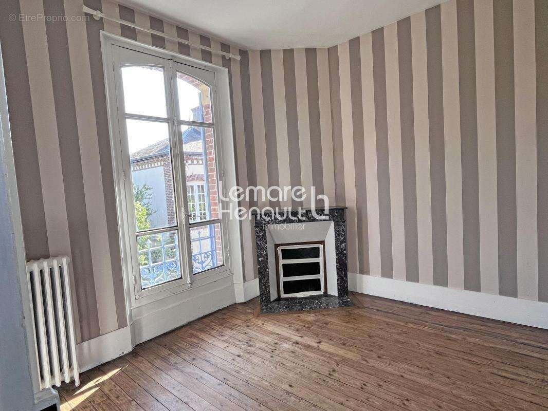 Très belle maison bourgeoise sur 600 m² de terrain clos-planté - photo 9
