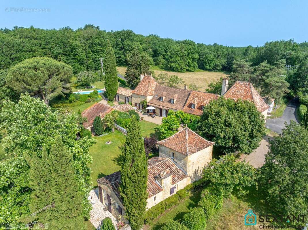 Domaine périgourdin de 400 M2 habitables sur 12 ha de parc avec pisicne - photo 2