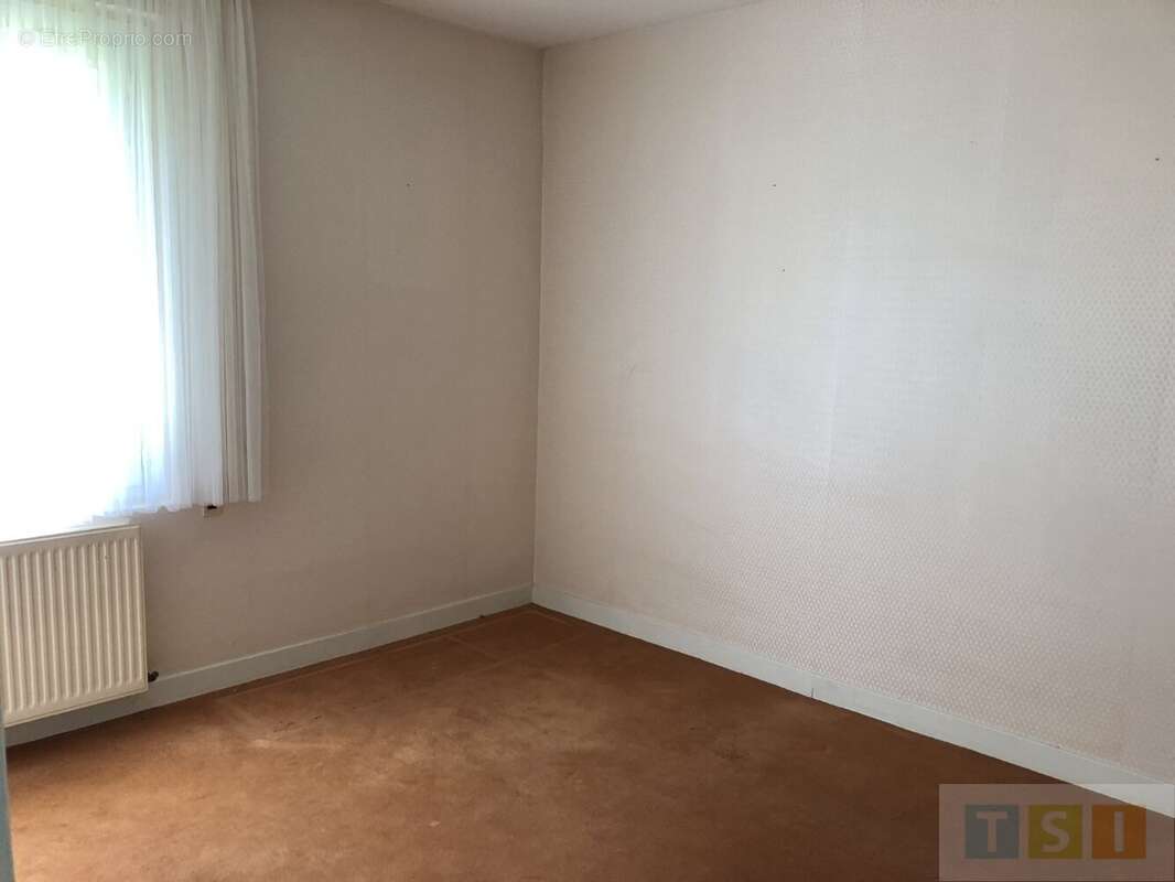 Maison de 117 m² habitables et dépendances sur un terrain de 1692 m² - photo 10