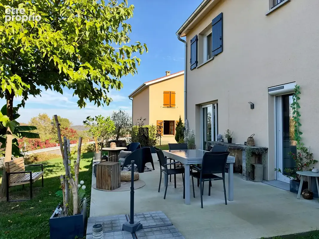 Pouilly-le-Monial, Maison récente avec 3 chambres, jardin et garage - photo 5