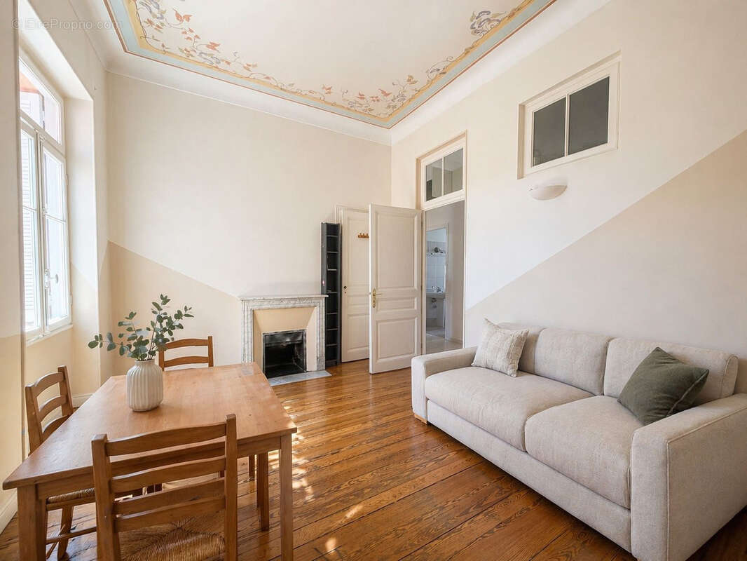 Appartement à MENTON