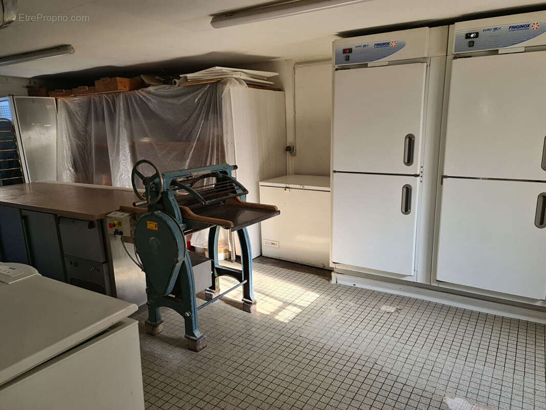 Commerce à MONTCHANIN