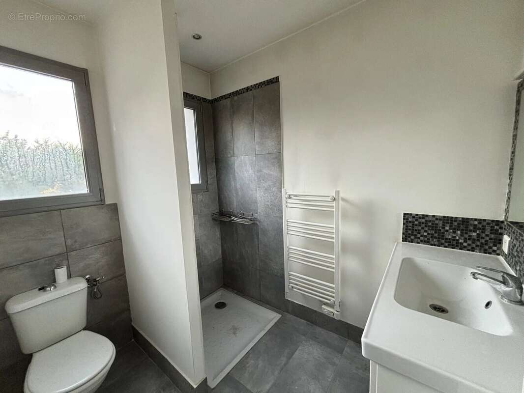 Maison à FIGANIERES