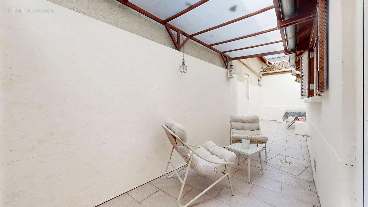 Appartement à VAUJOURS