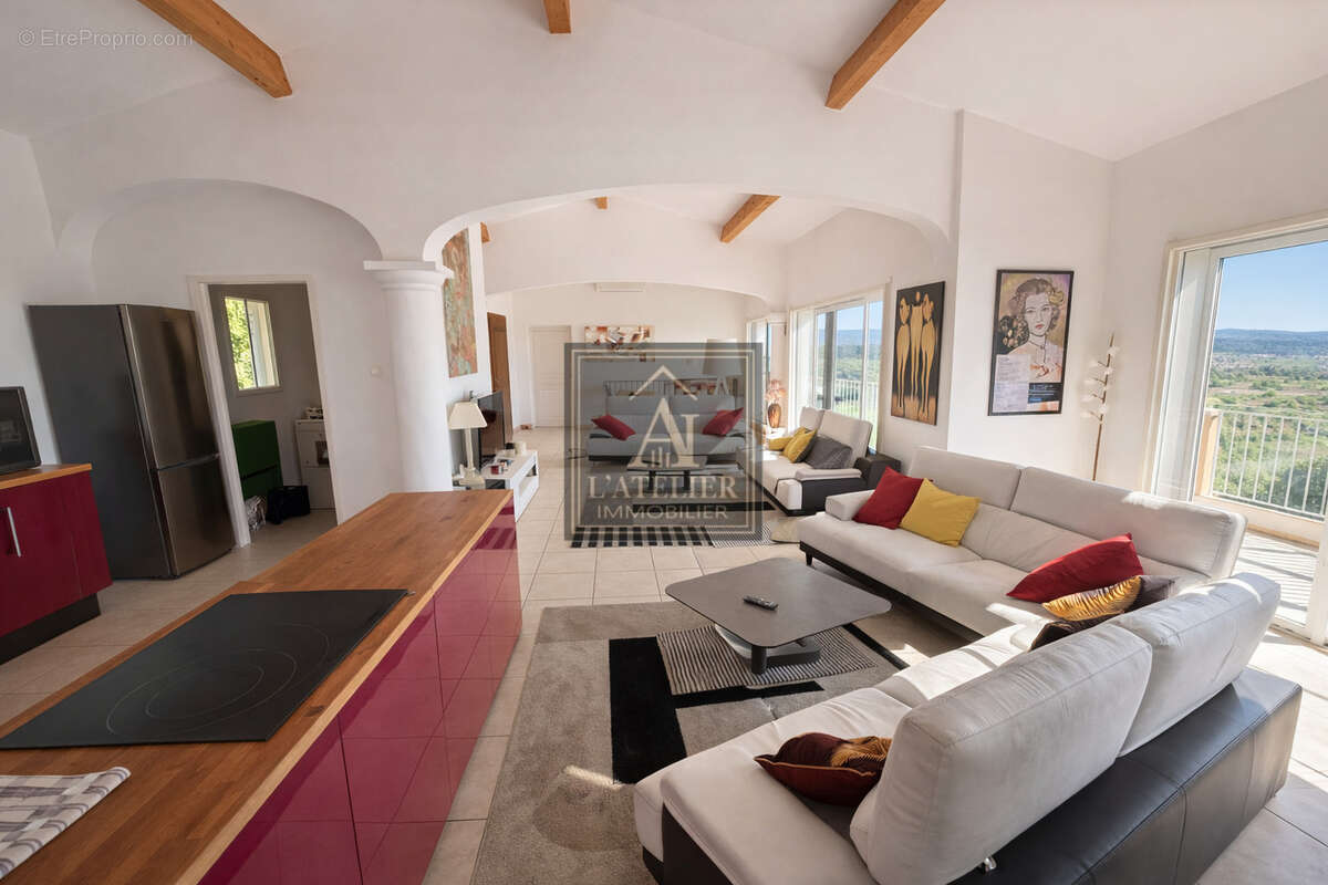 Maison à SOLLIES-VILLE