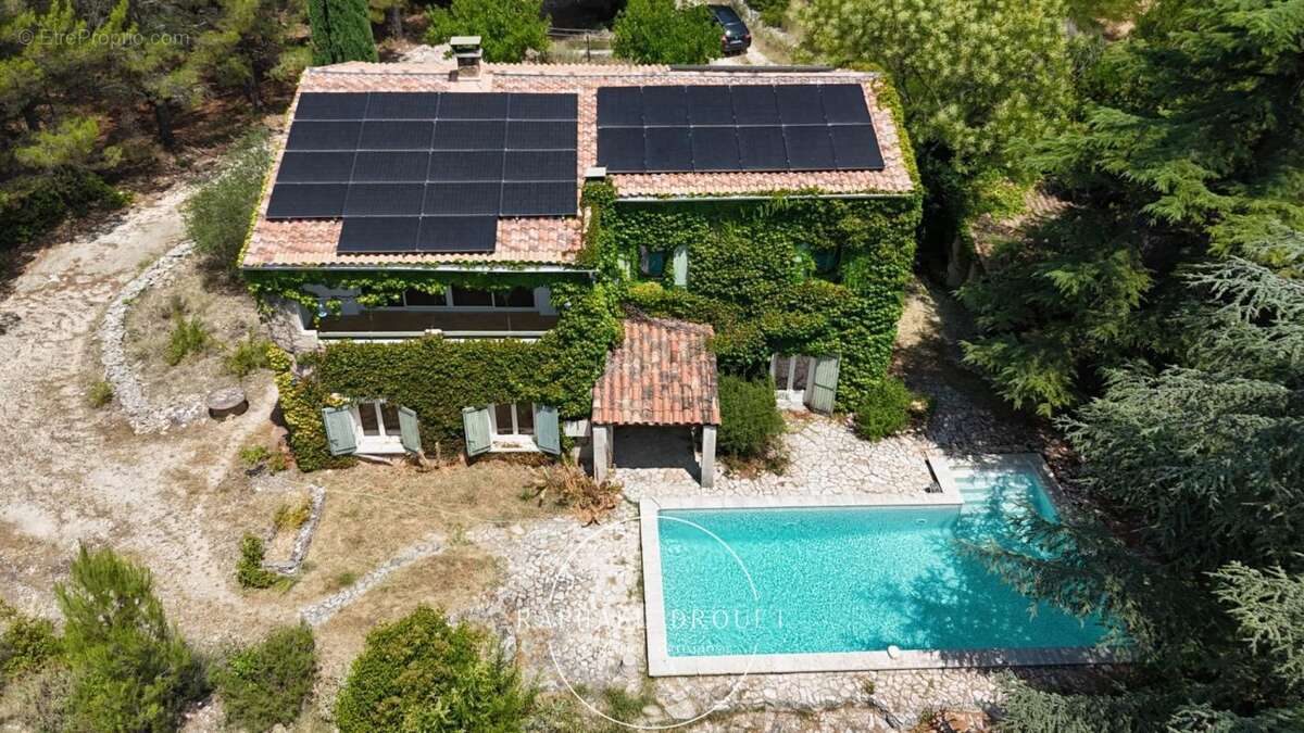 Au cœur de la campagne du luberon – propriete de 208 m2 avec piscine sur 5600 m2 de terrain - photo 25