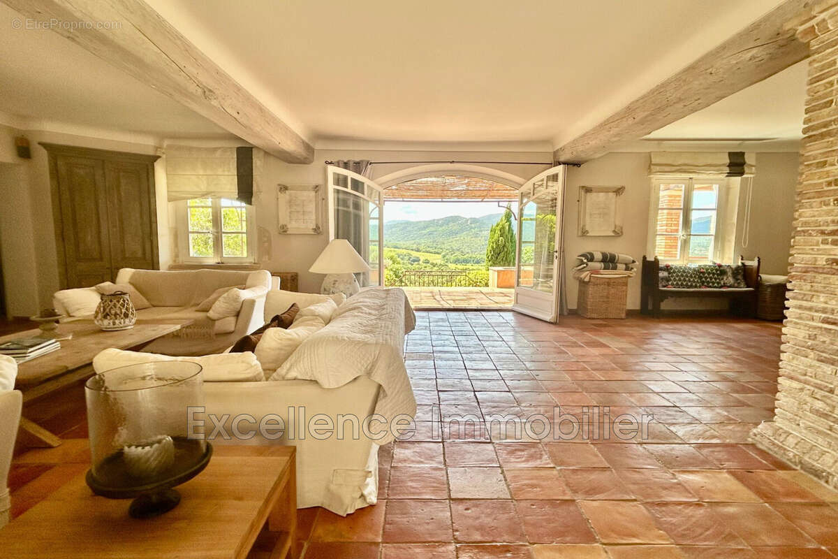 Maison à PLAN-DE-LA-TOUR