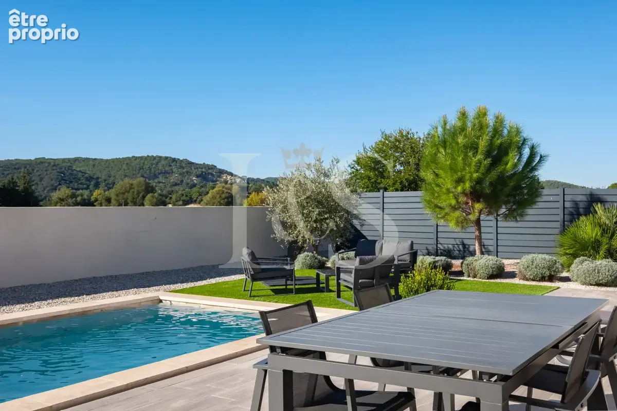 VAISON-LA-ROMAINE   Villa contemporaine de plain-pied, piscine et vue exceptionnelle sur les vignes et le chât - photo 5