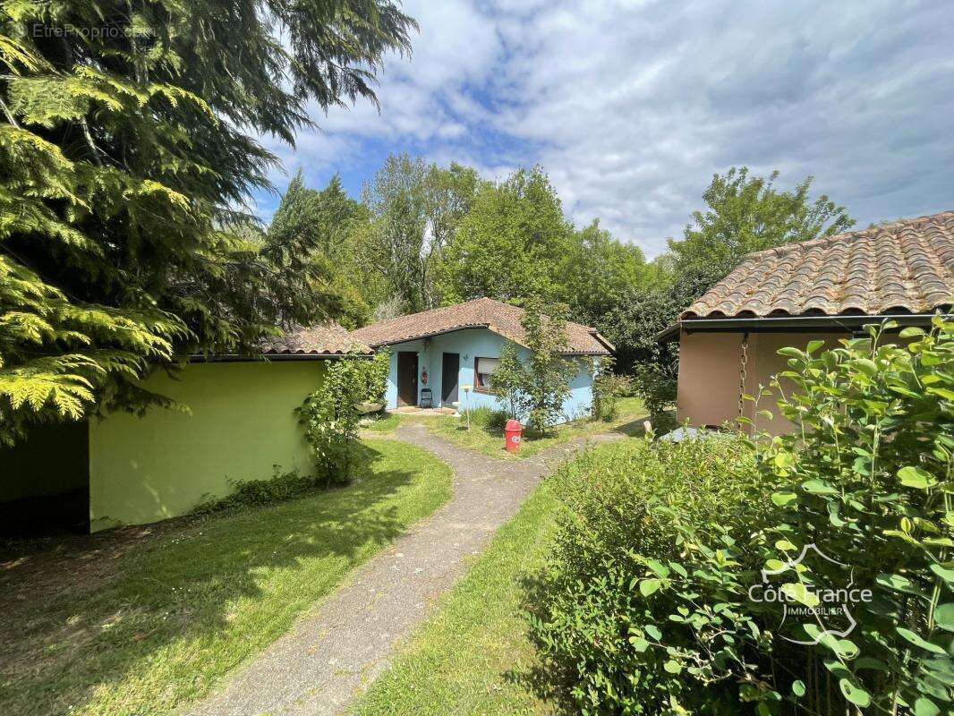 Appartement à PEYRAT-DE-BELLAC