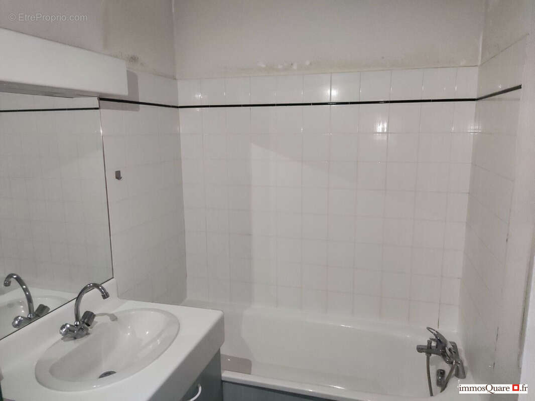 Appartement à SAINT-MARTIN-D'HERES