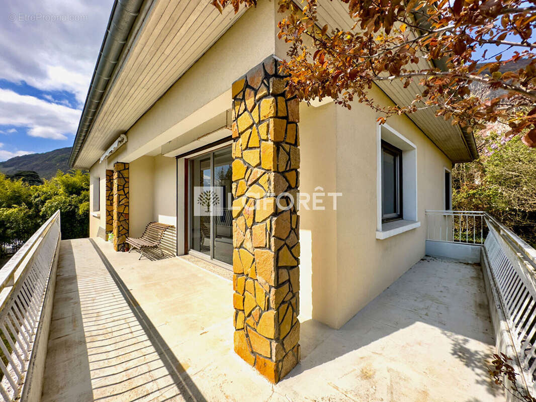 Maison à LA TRONCHE