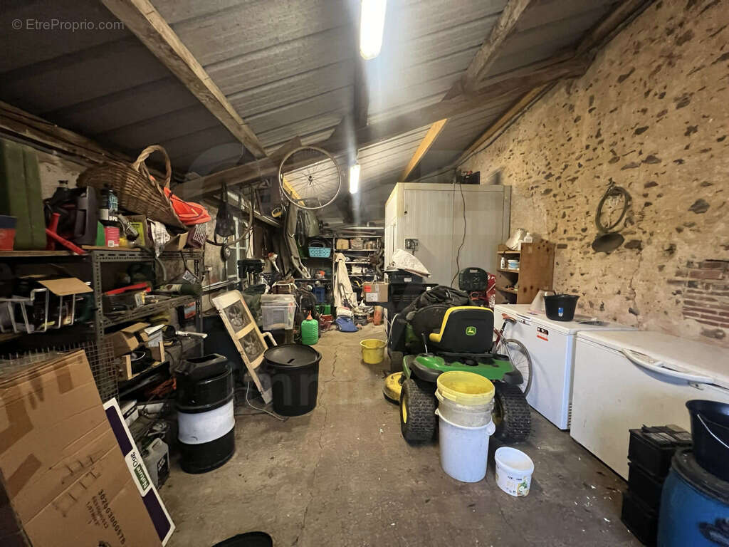 Maison à SAINT-AMAND-EN-PUISAYE