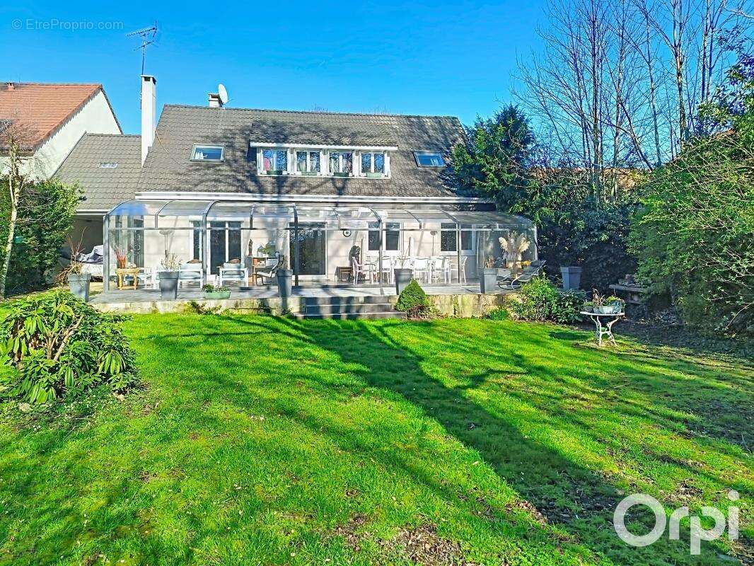 Maison à Vendre de 8 pièces à Longjumeau - photo 2