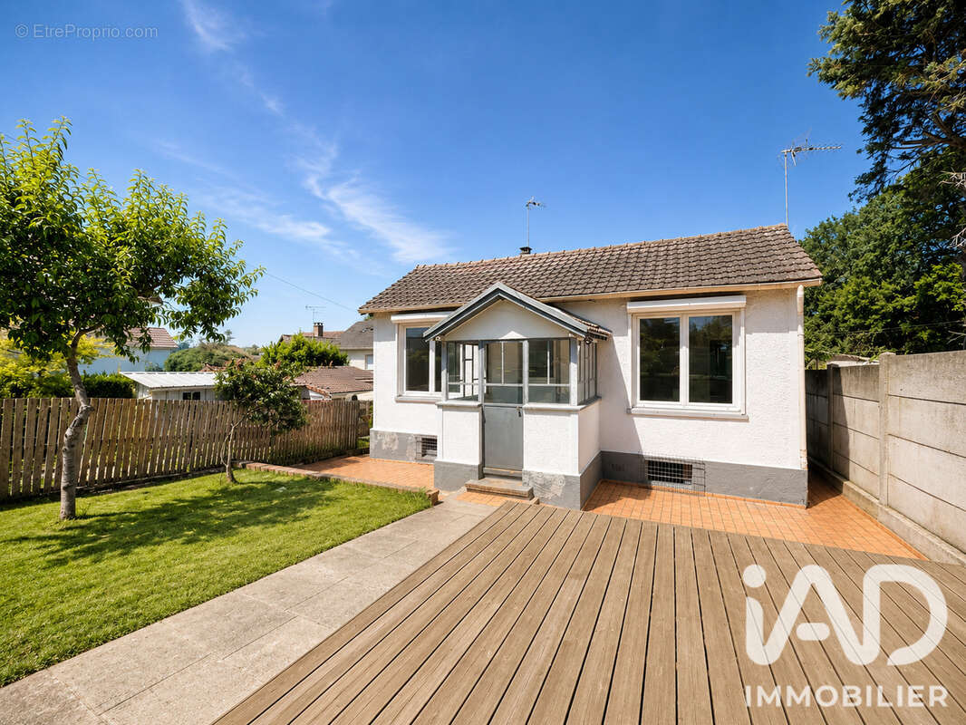 Maison 115 m² à Sainte-Genevieve-Des-Bois  - photo 9