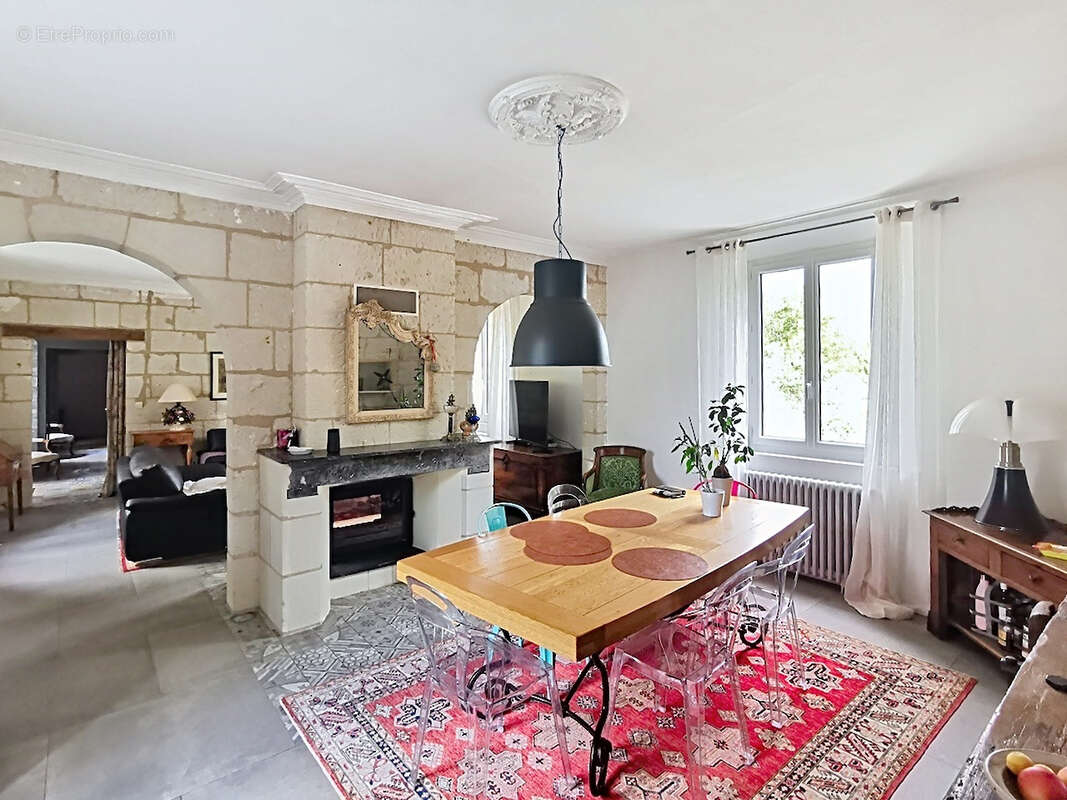 Maison à VARENNES-SUR-LOIRE