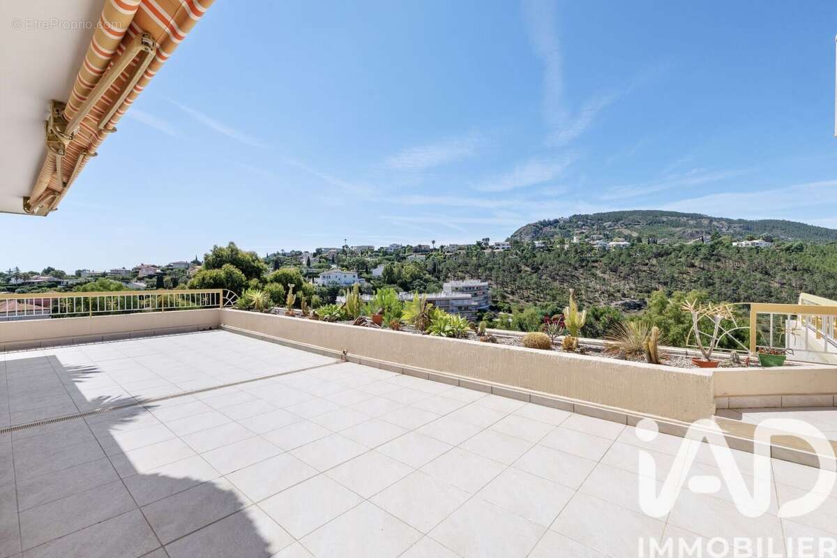 Appartement 122 m² à Mandelieu-La-Napoule  - photo 2